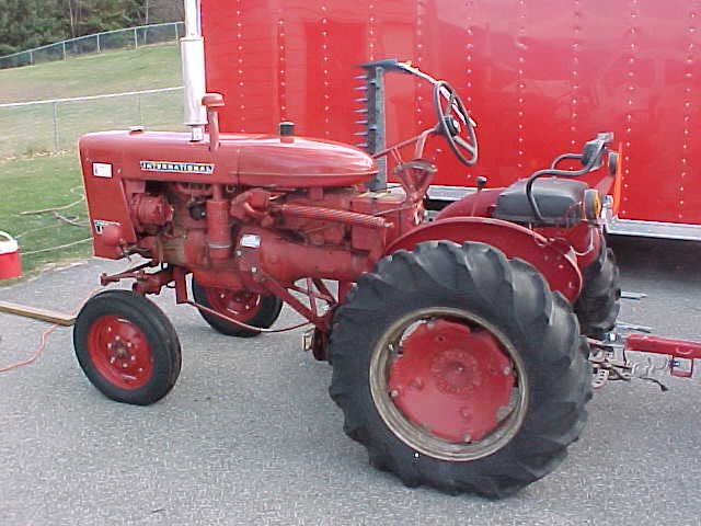 International Harvester Farmall Hi Clear 140 tractor
